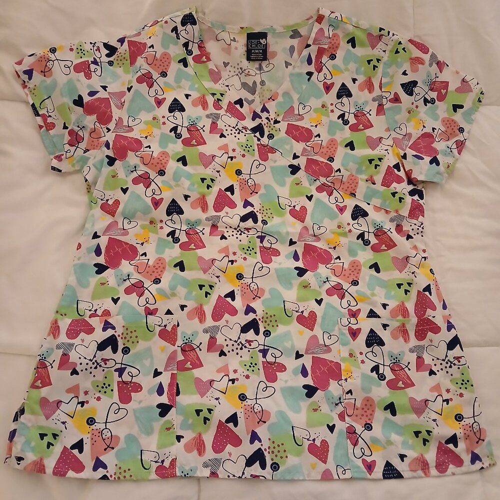 Zoe & Chloe Heart Print Scrub Top